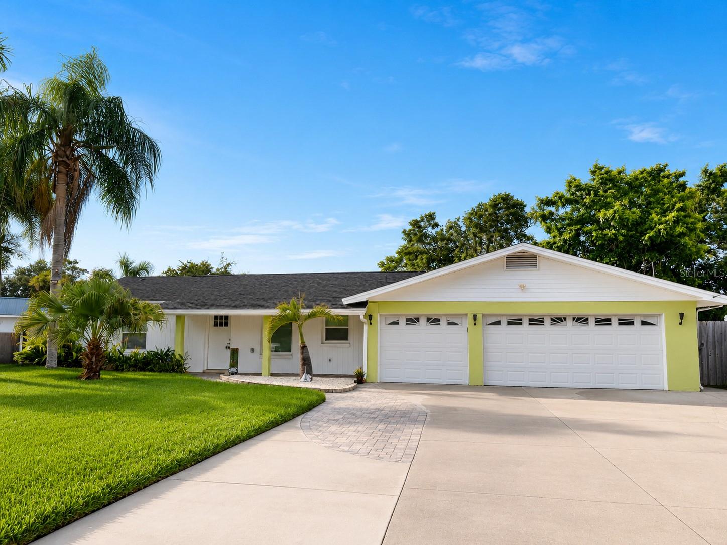 8715 DRIFTWOOD DR - Photo 1