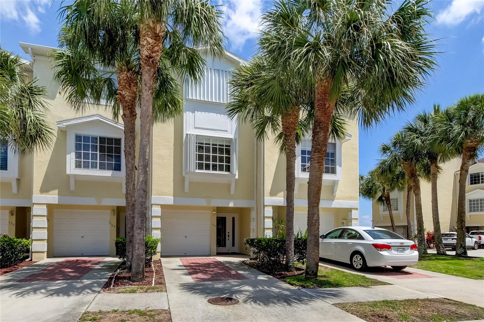 129 BRENT CIR - Photo 1