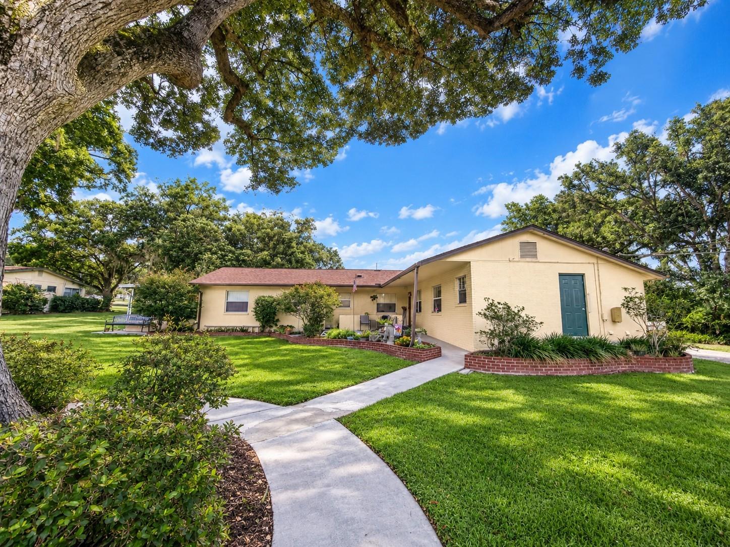 37701 CAMPHOR DR - Photo 1