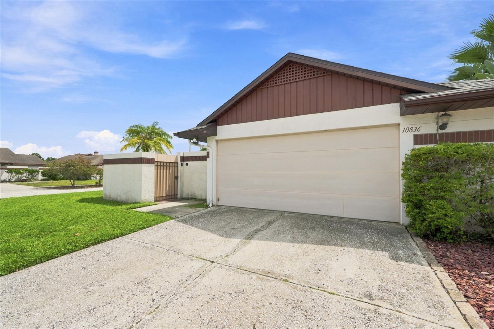 10836 VENICE CIR - Photo 1