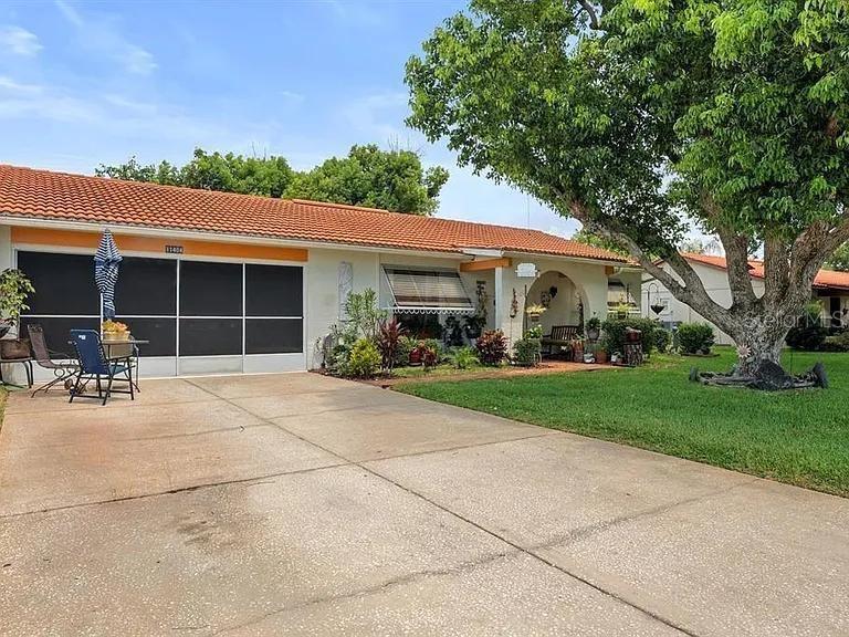 11404 STANSBERRY DR - Photo 1