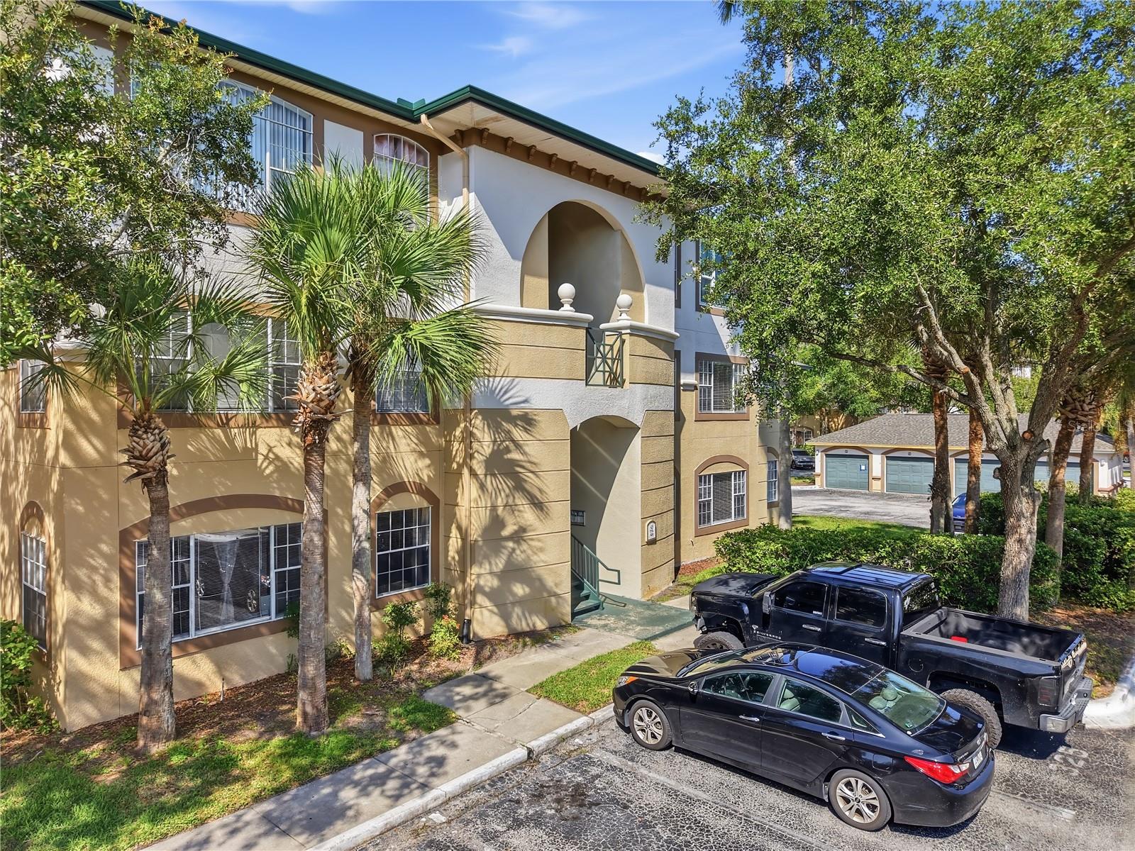 17101 CARRINGTON PARK DR #424 - Photo 1