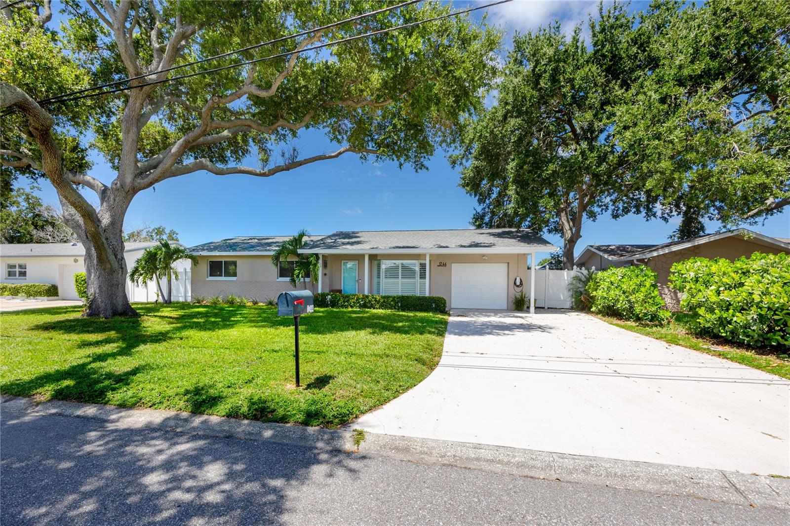 1744 HARBOR CIR E - Photo 1