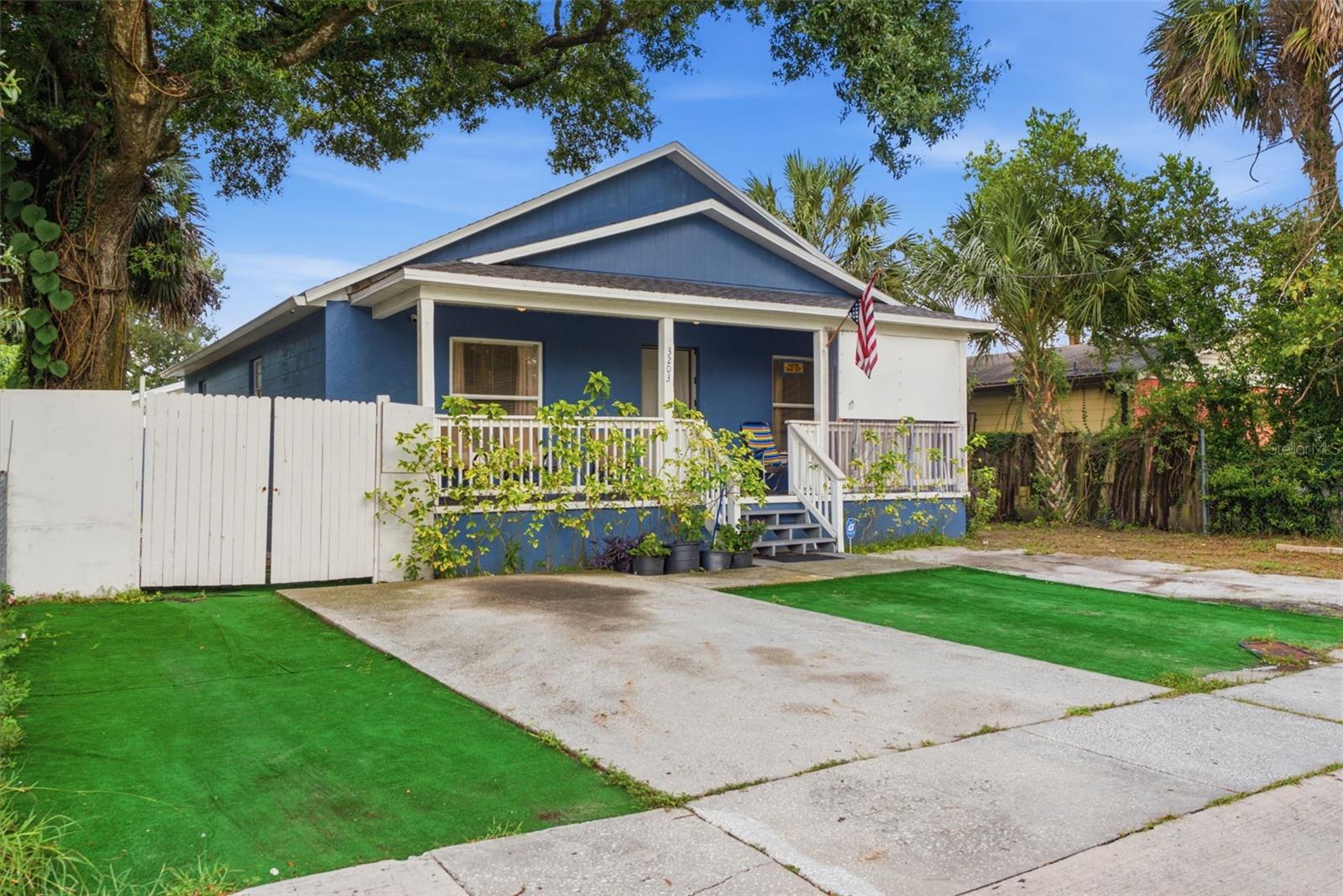 3203 DELEUIL AVE - Photo 1