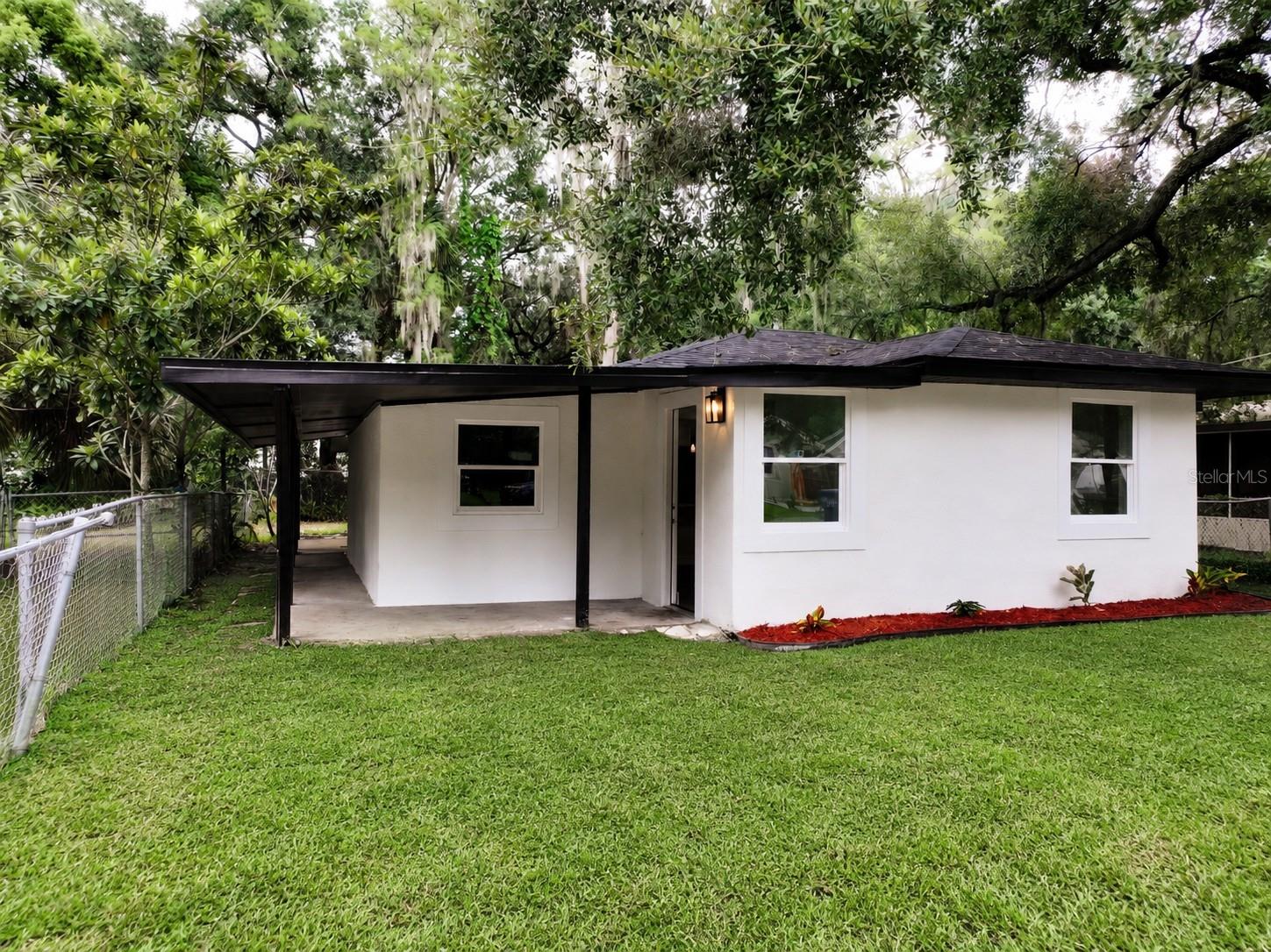 919 W HIAWATHA ST - Photo 1