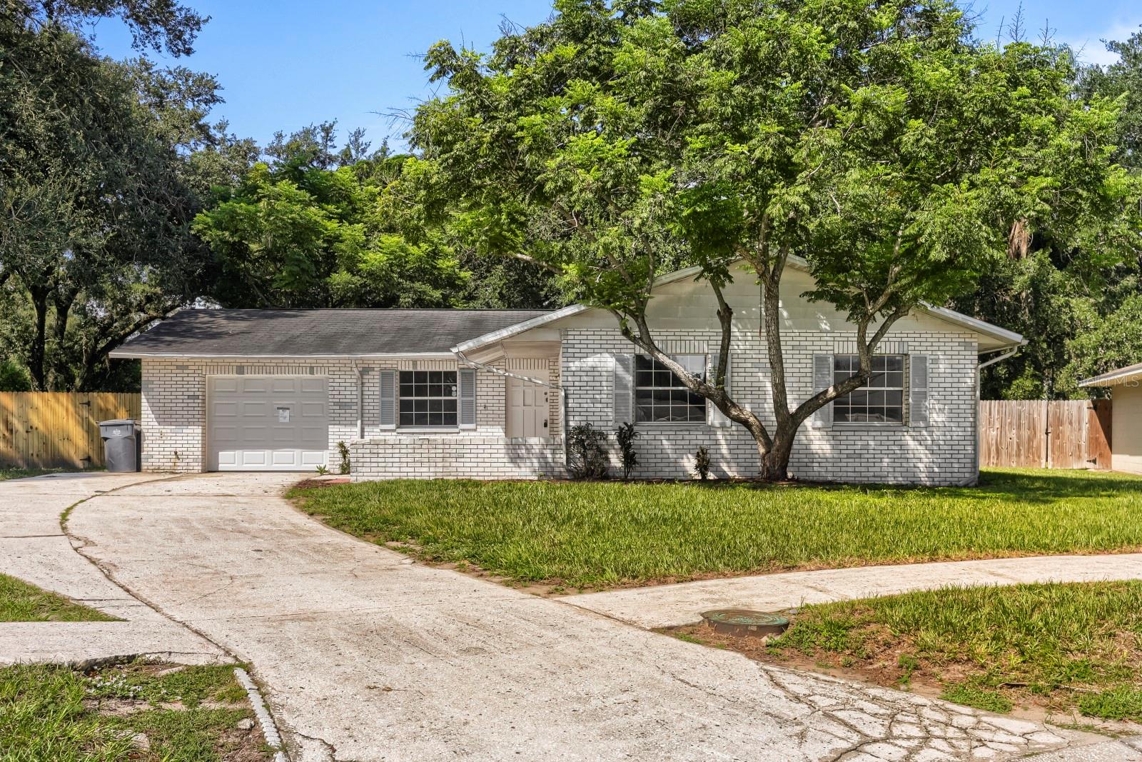 1418 OAK VALLEY DR - Photo 1