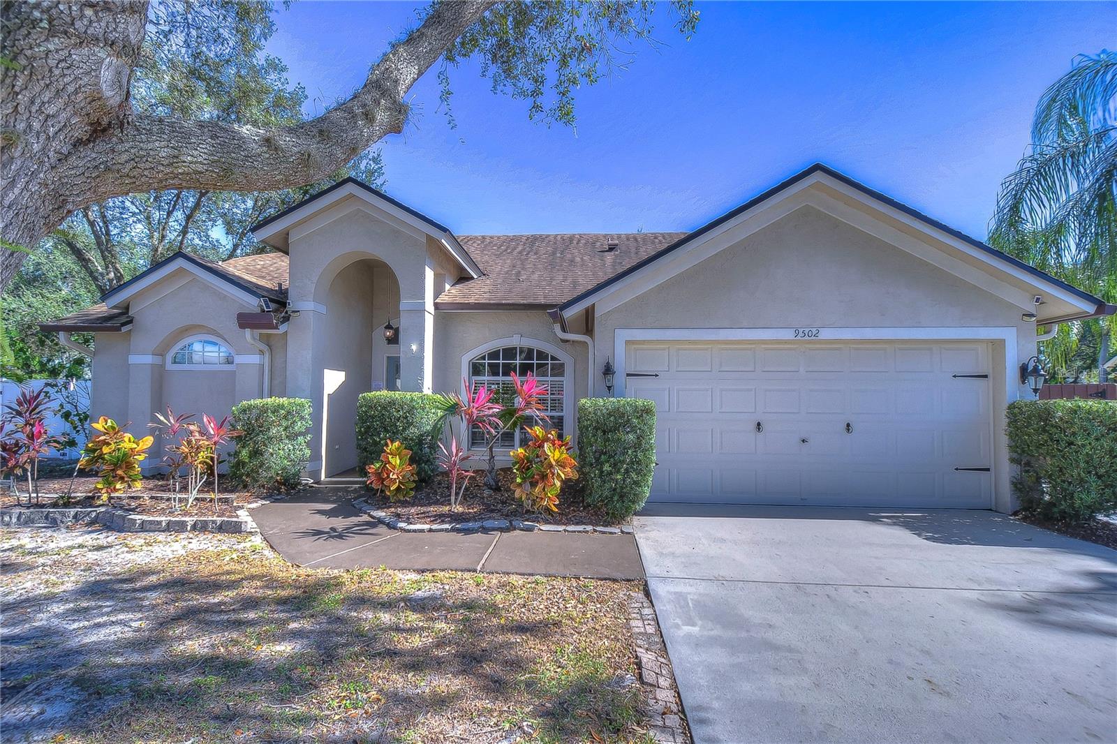 9502 SUNNYOAK DR - Photo 1