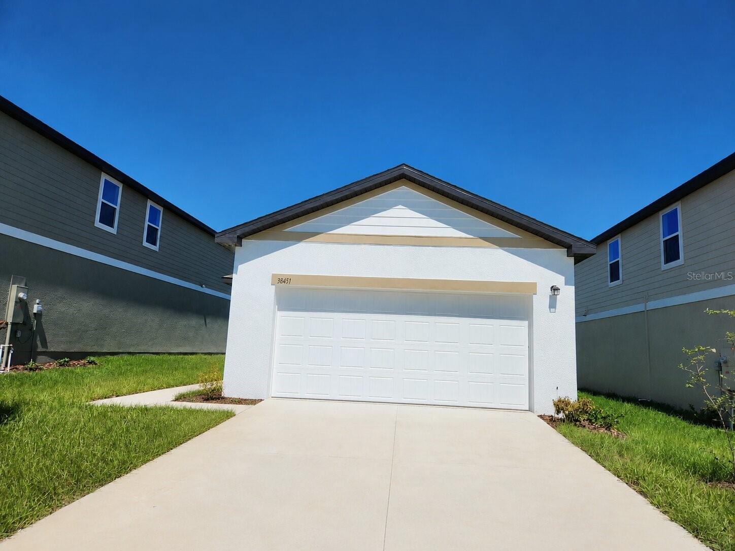 38451 HONEYSUCKLE DR - Photo 1