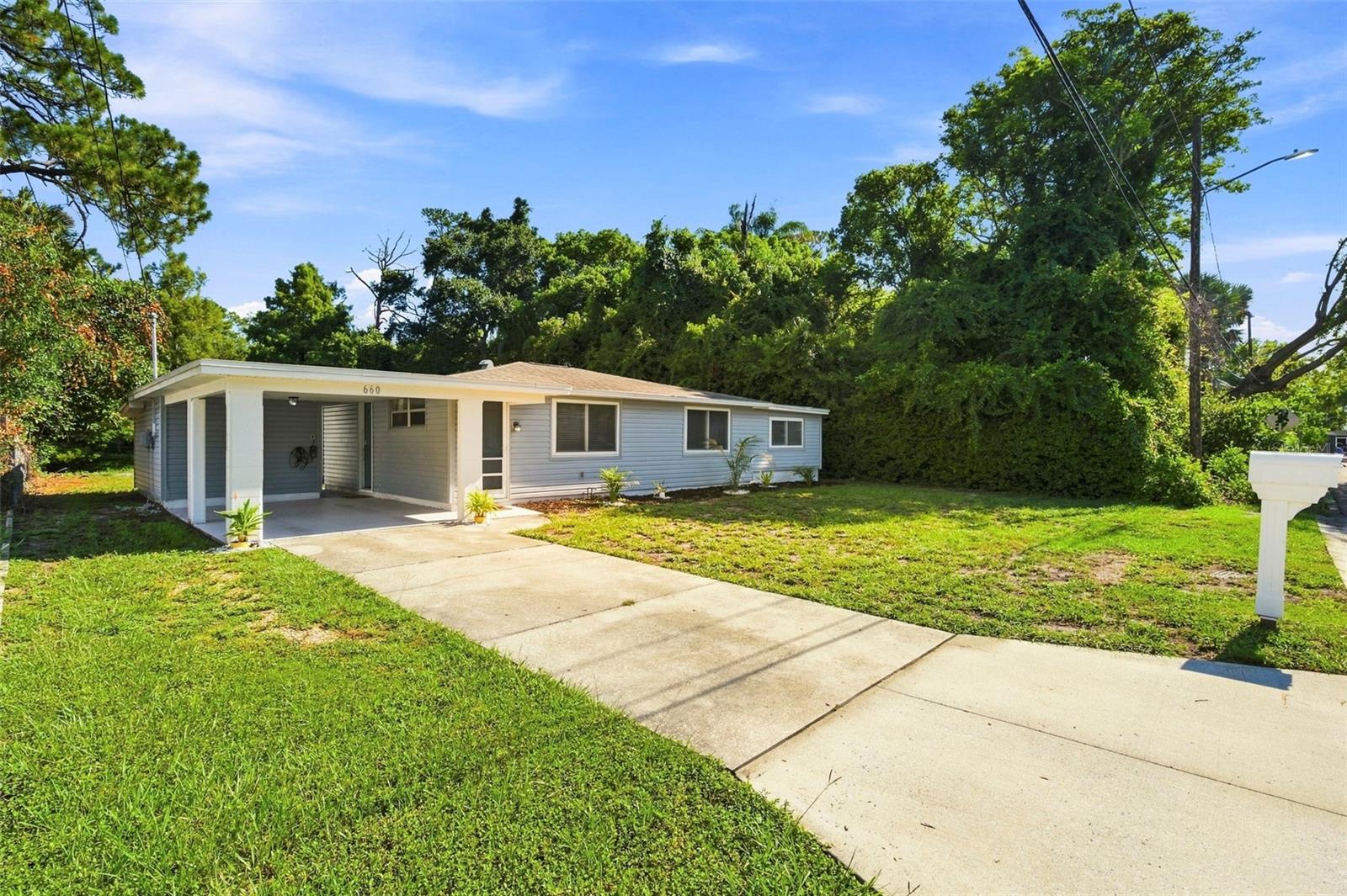660 DEXTER DR - Photo 1