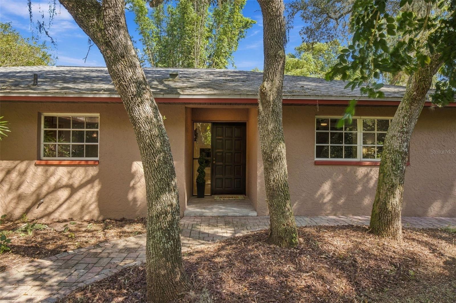 19709 HIAWATHA RD - Photo 1