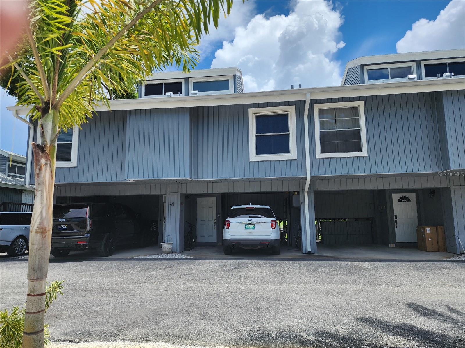 200 MERES BLVD #19 - Photo 1