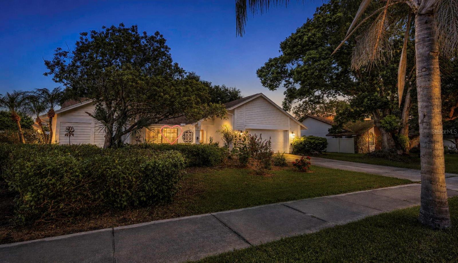1620 COUNTRY LN - Photo 1