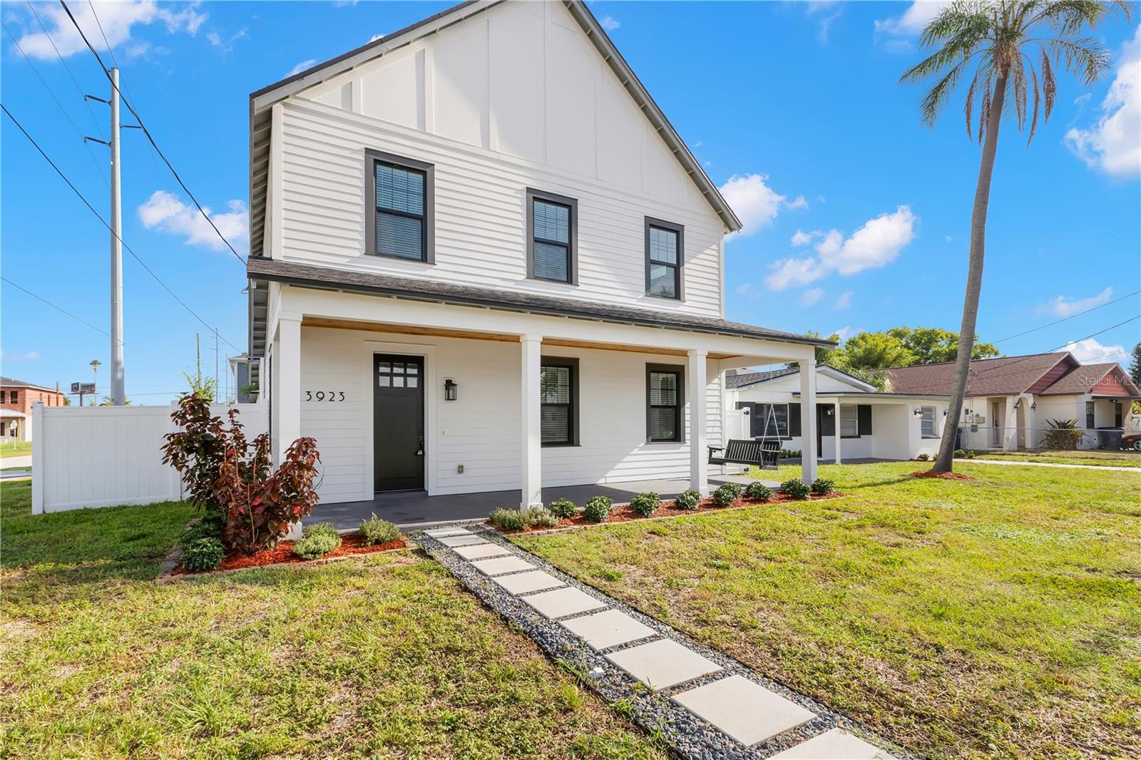 3923 W GRAY ST - Photo 1