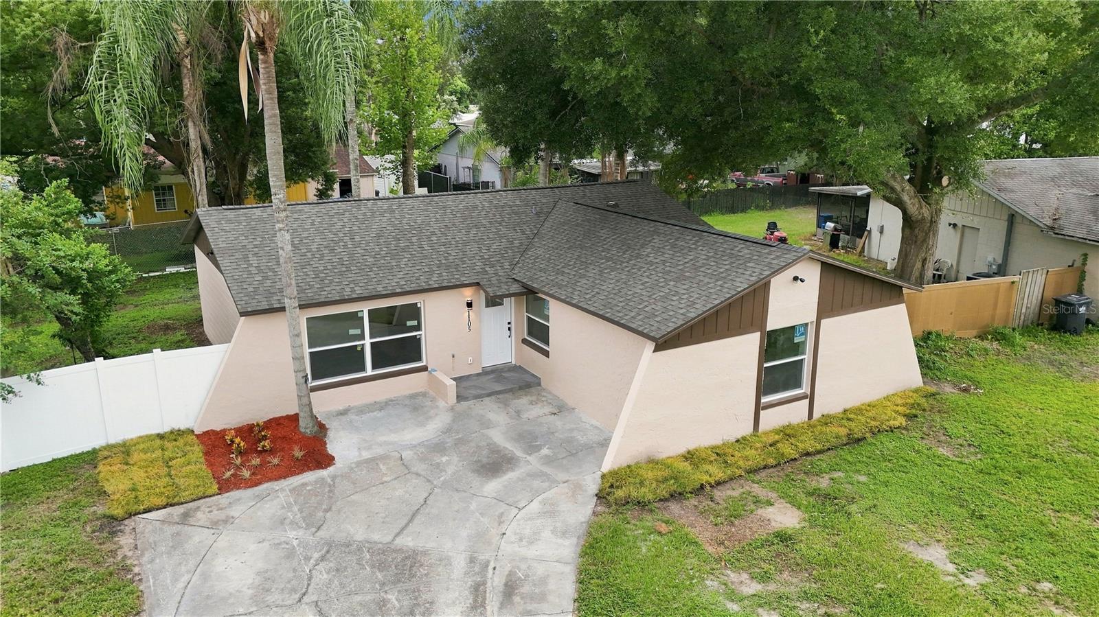 1105 PARK ST - Photo 1