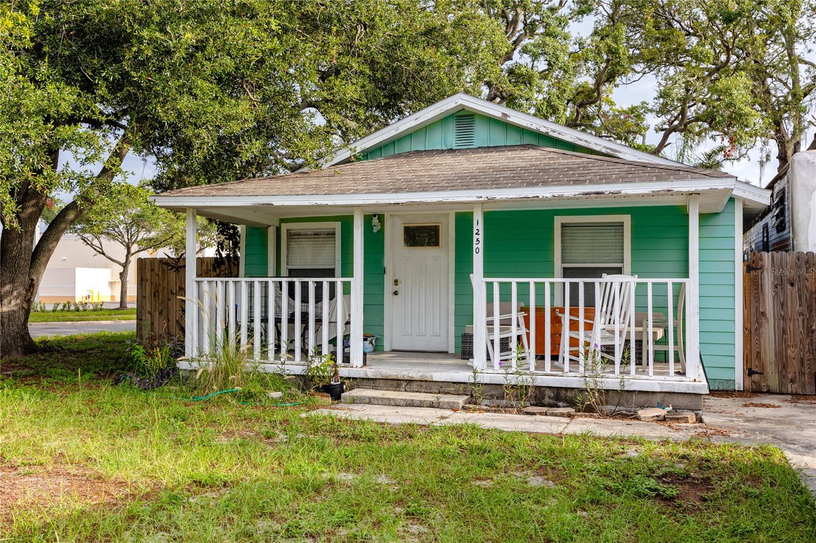 1250 LAKEVIEW RD - Photo 1