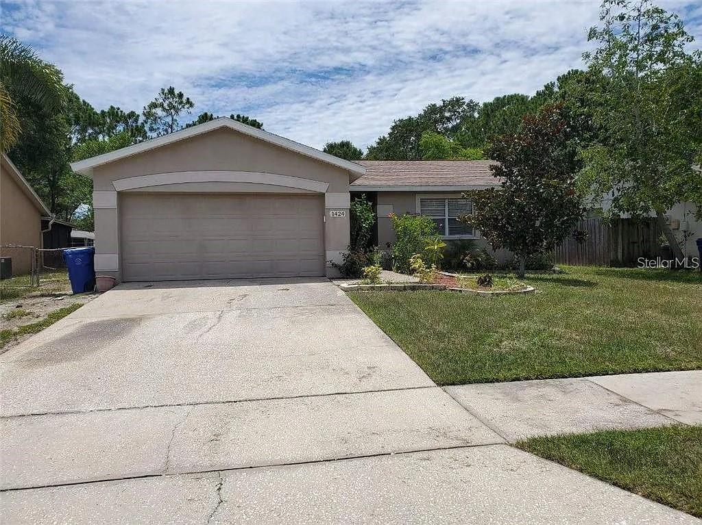 1424 CHESTERFIELD DR - Photo 1