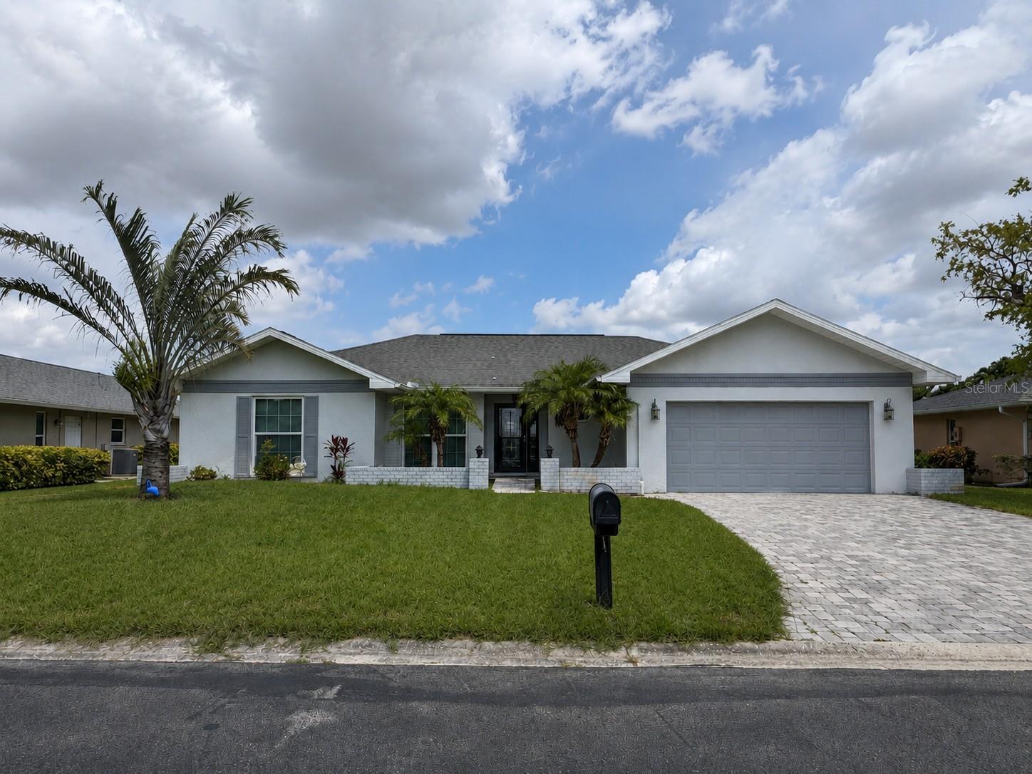 1009 INDIAN HILLS CT - Photo 1