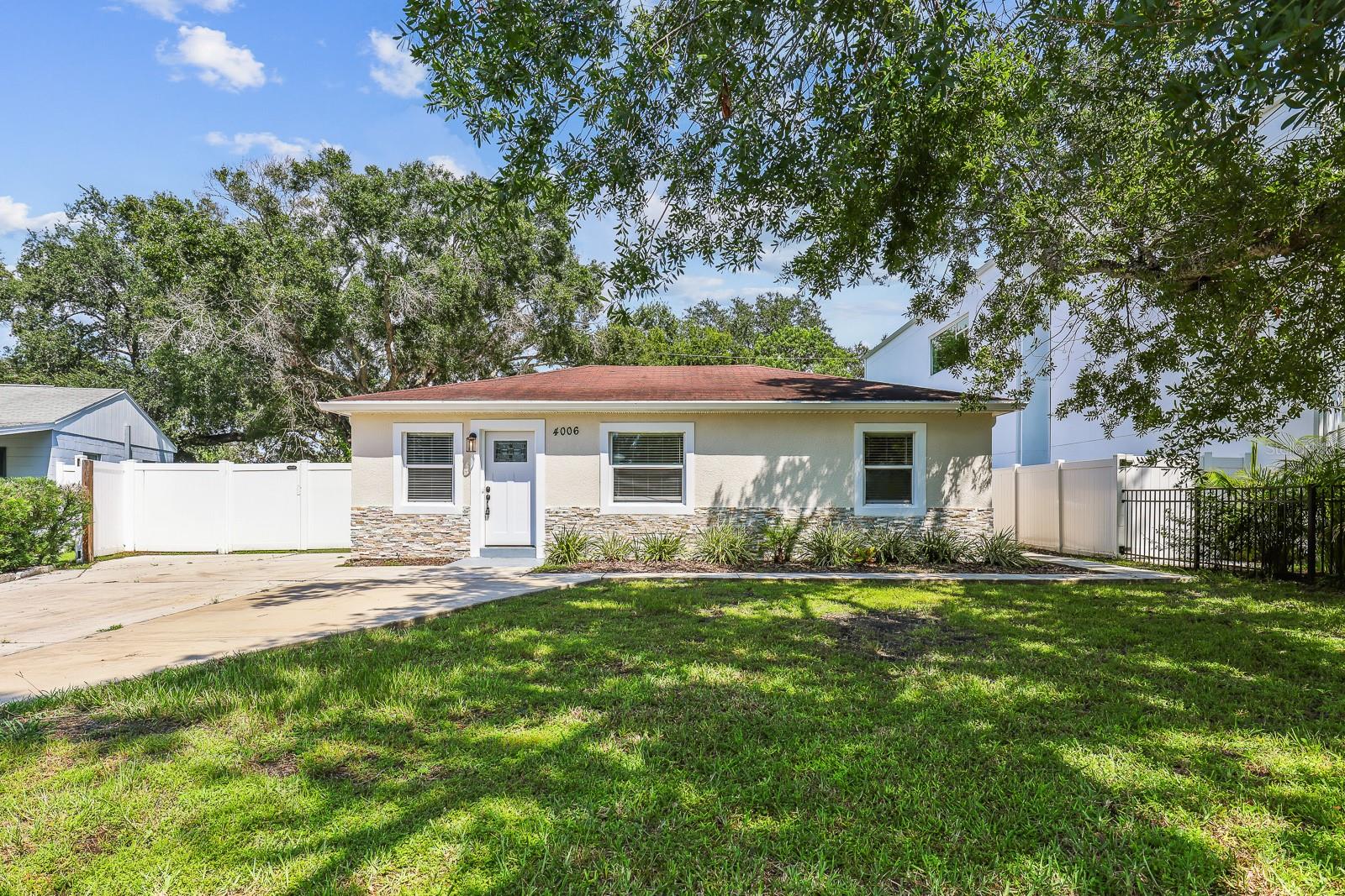 4006 S SHAMROCK RD - Photo 1