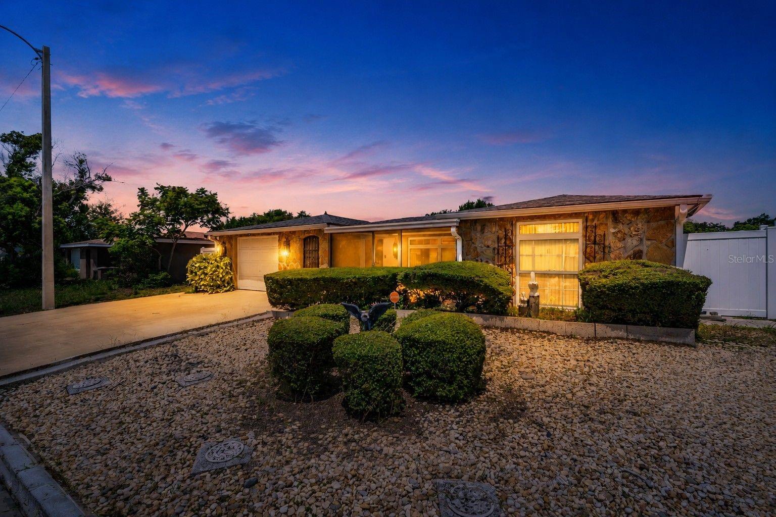 7825 BLOOMFIELD DR - Photo 1