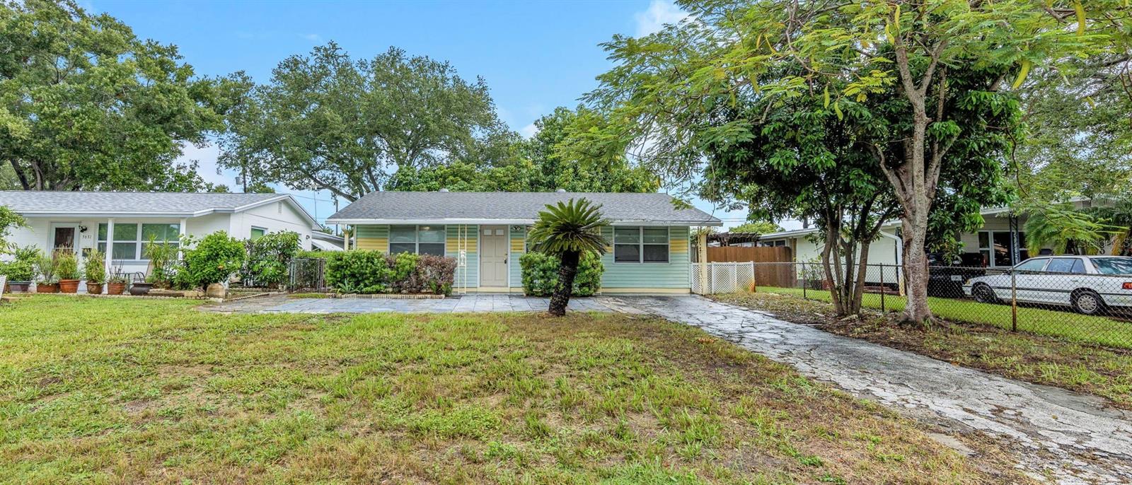 5621 11TH AVE N - Photo 1