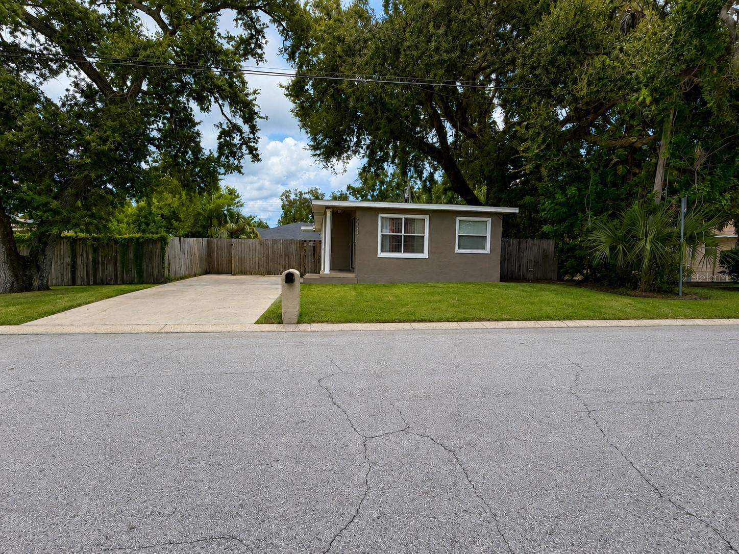1141 ENGMAN ST - Photo 1
