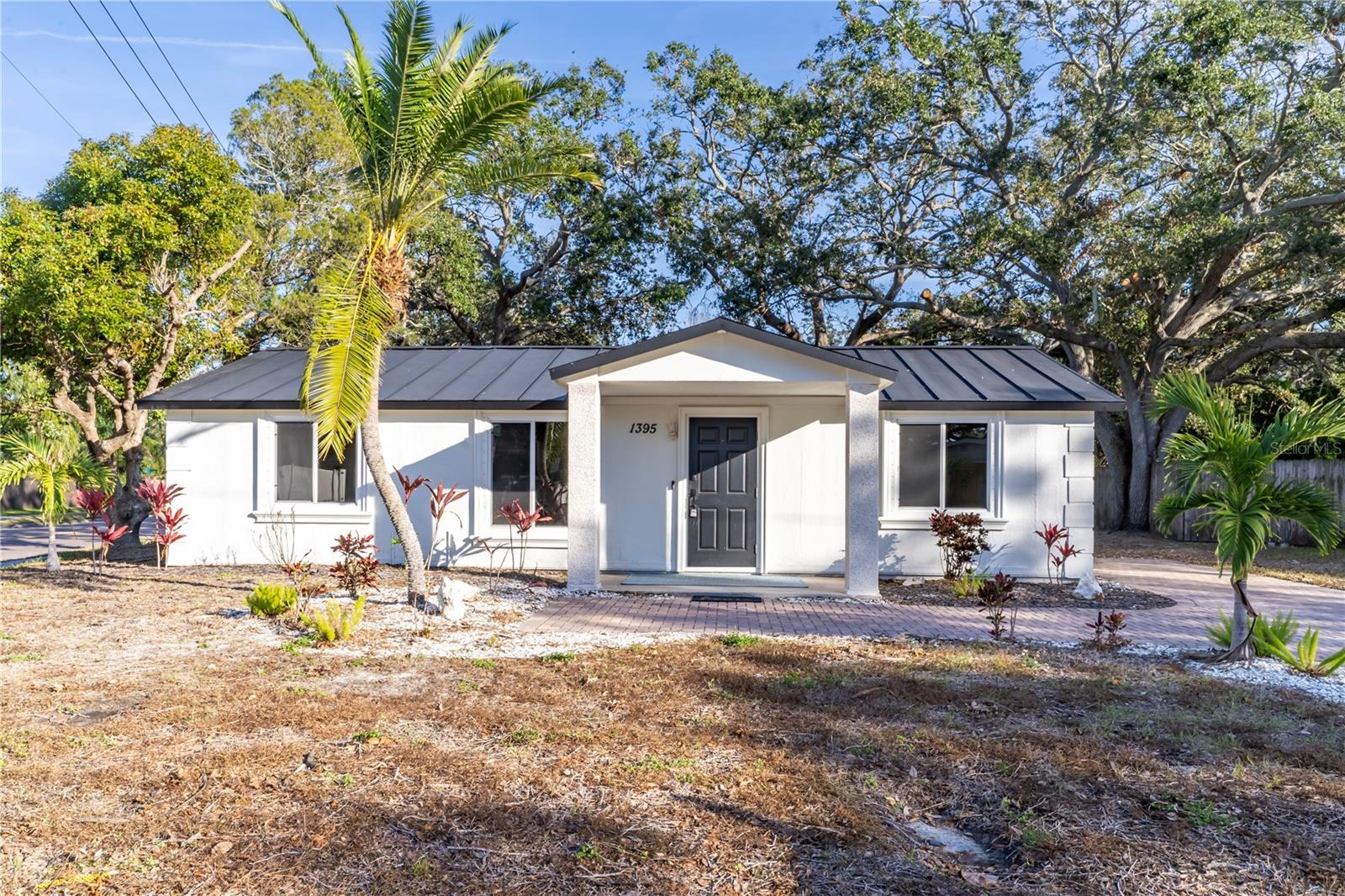 1395 DAVIS RD - Photo 1