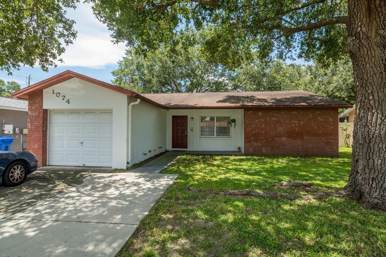 1074 BRIDLEWOOD WAY - Photo 1