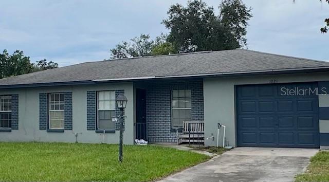 1021 GREENBRIAR DR - Photo 1