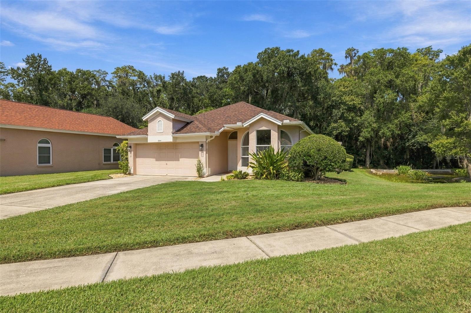 624 KINGSMILL CT - Photo 1