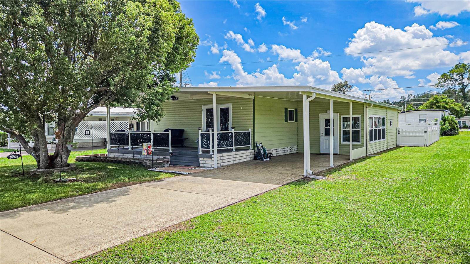 36952 GRACE AVE - Photo 1