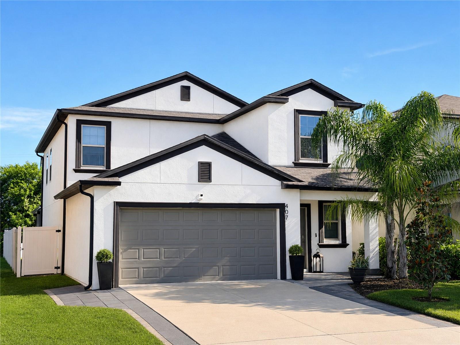 407 ROYAL EMPRESS DR - Photo 1