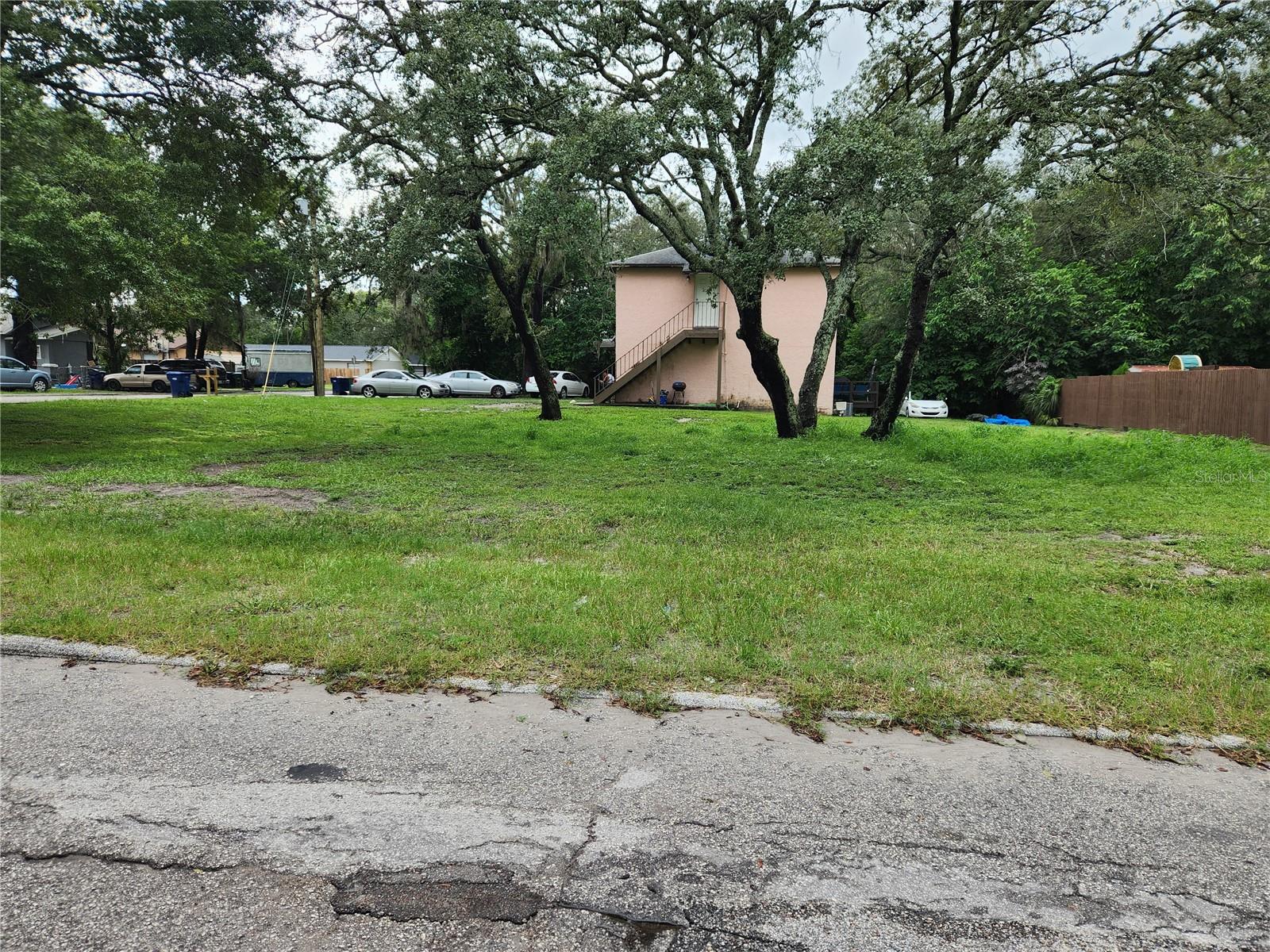1006 E POINSETTIA AVE - Photo 1