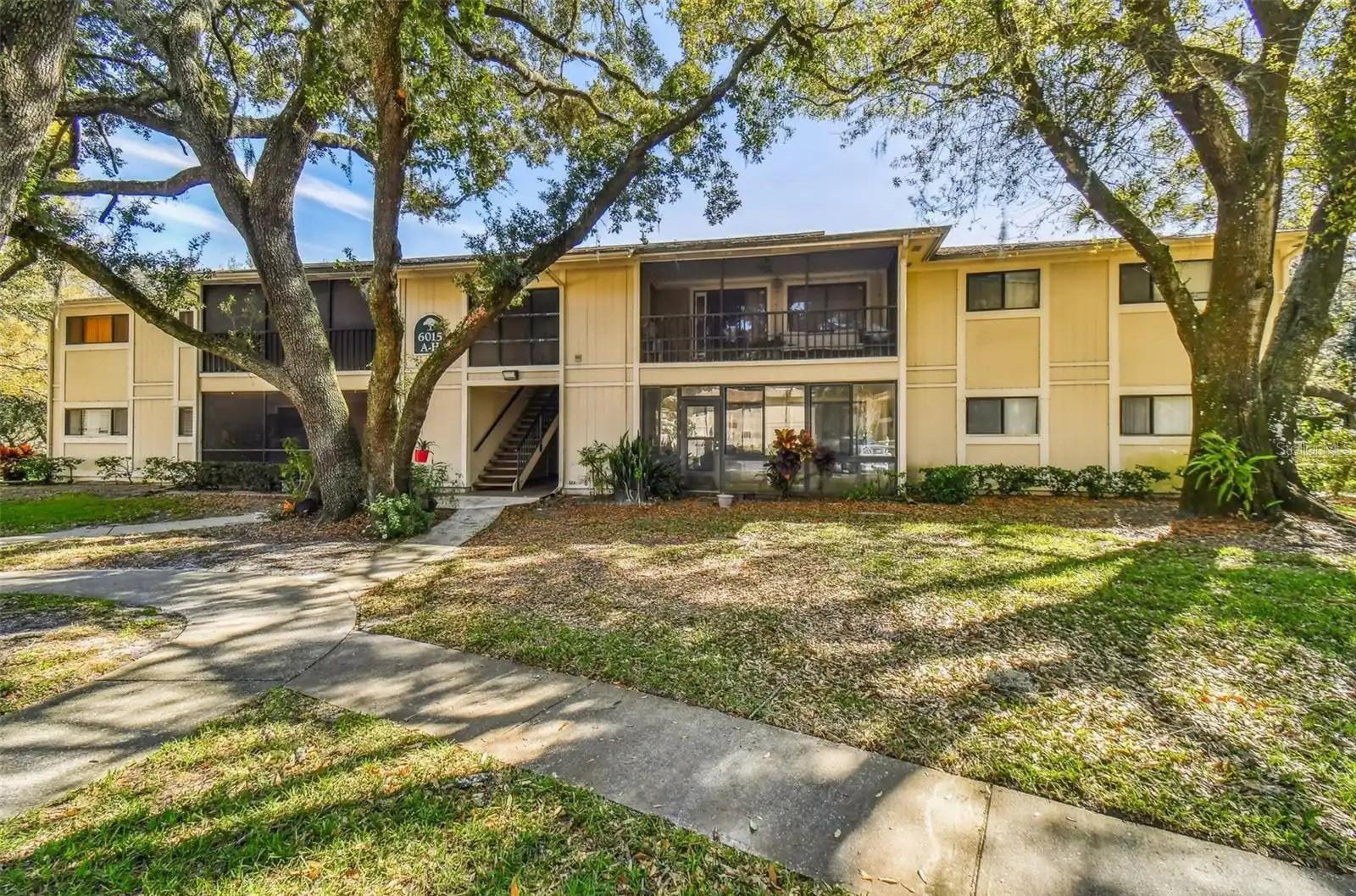 6015 LAKETREE LN #E - Photo 1
