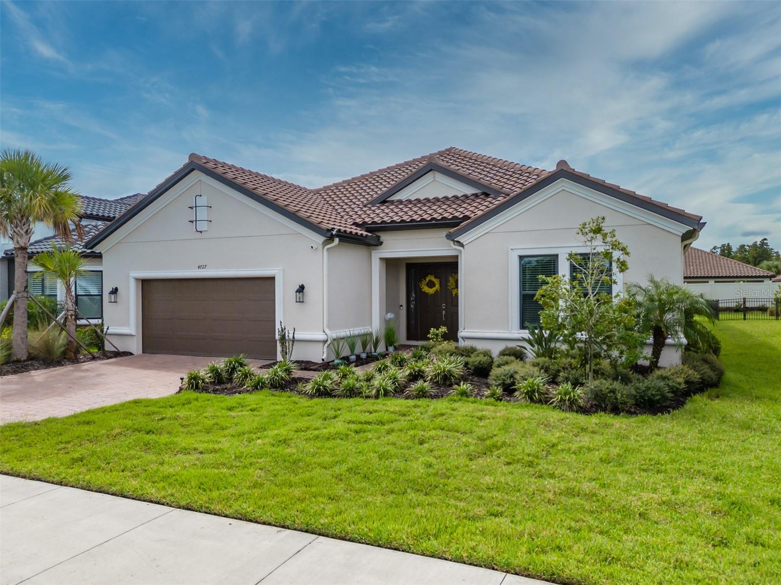 4727 FRECCIA LOOP - Photo 1