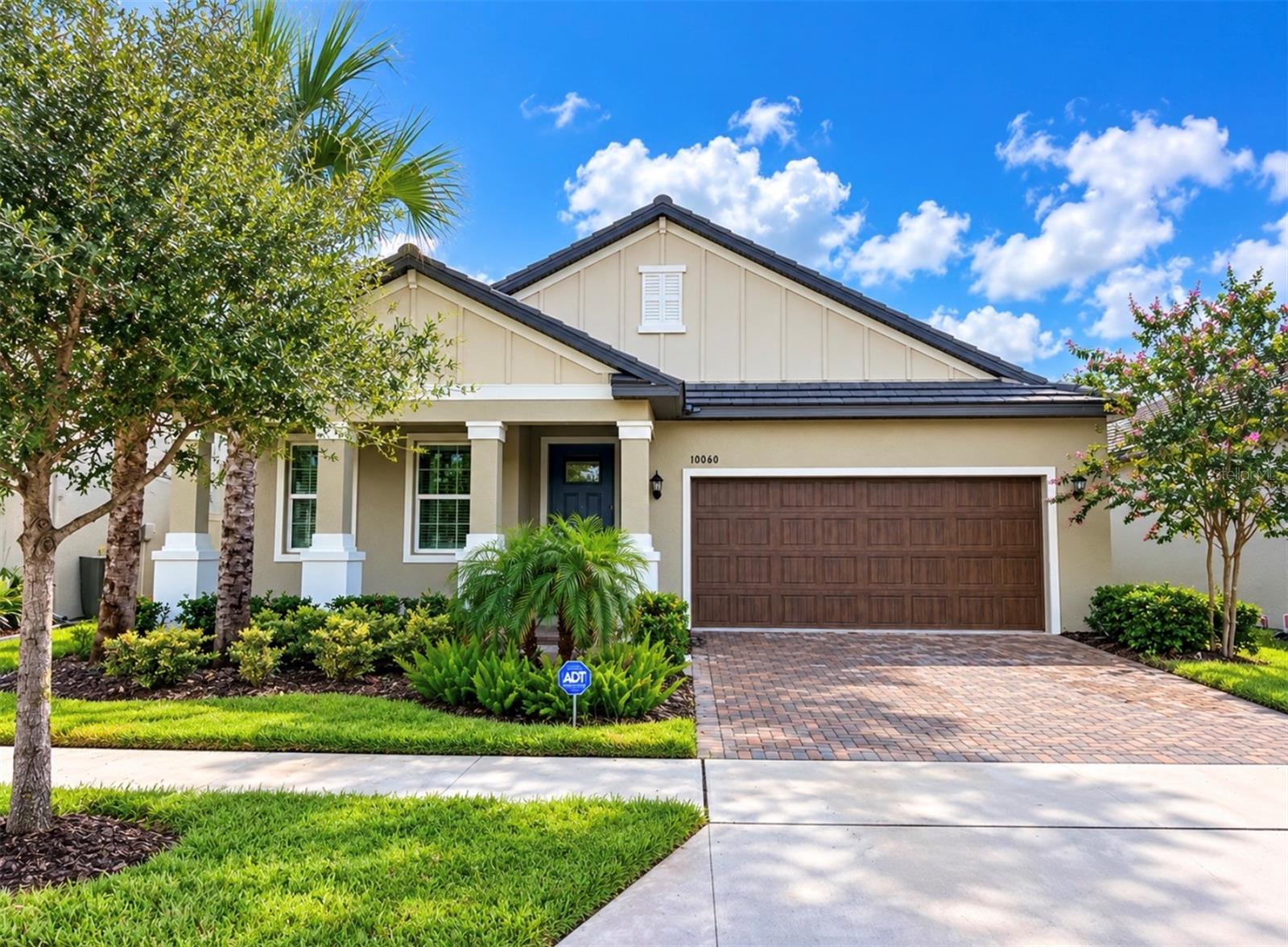10060 BANYAN BREEZE BLVD - Photo 1