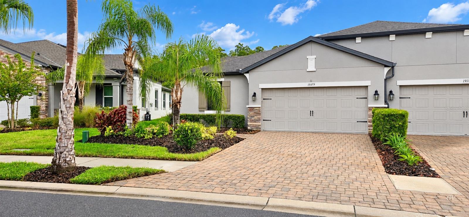 19379 HAWK VALLEY DR - Photo 1