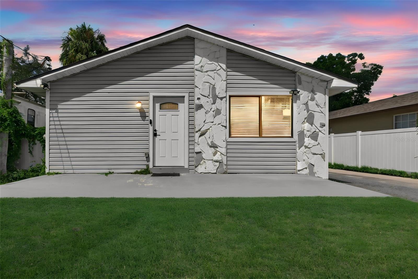 8114 N EDISON AVE - Photo 1