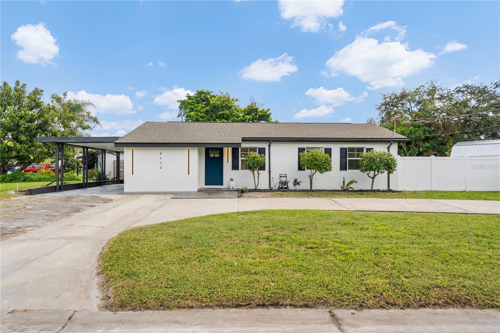 4112 W WALLACE AVE - Photo 1