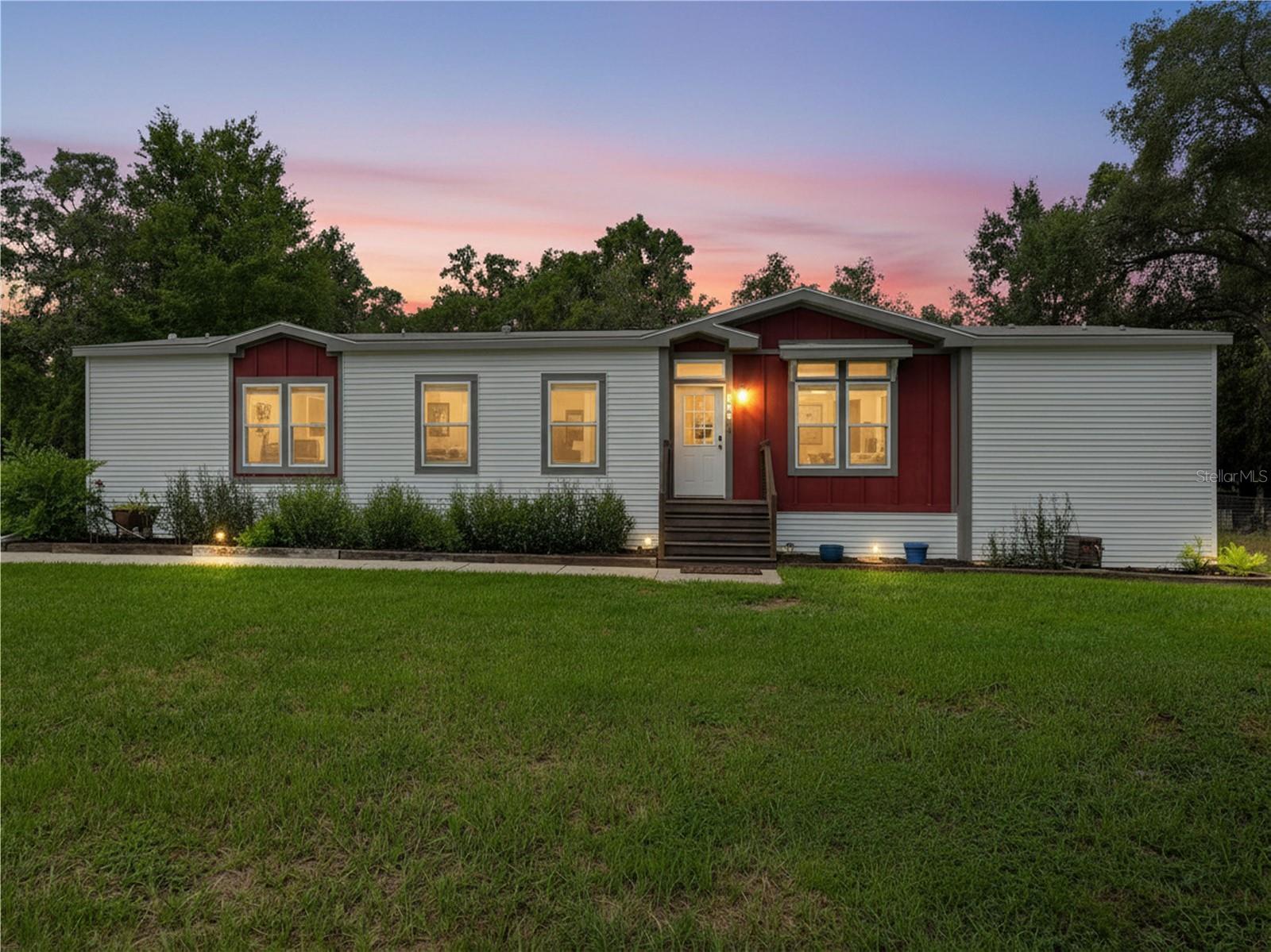 341 SUNCOAST BLVD - Photo 1