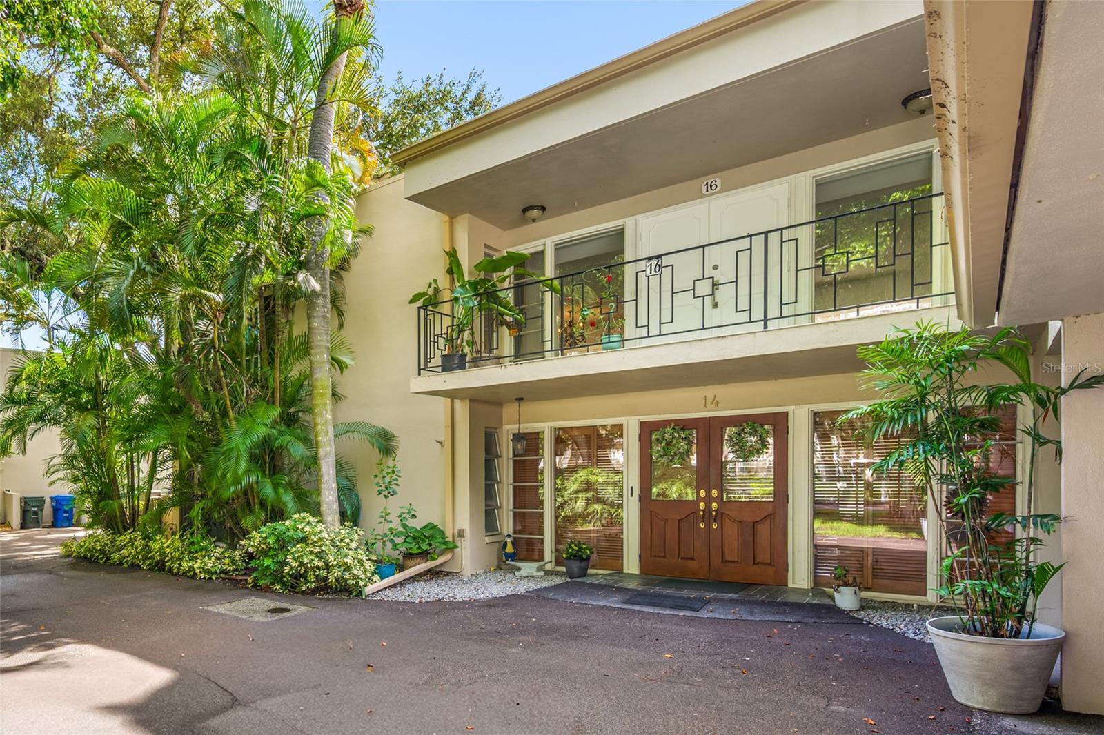 16 COUNTRY CLUB DR #16 - Photo 1