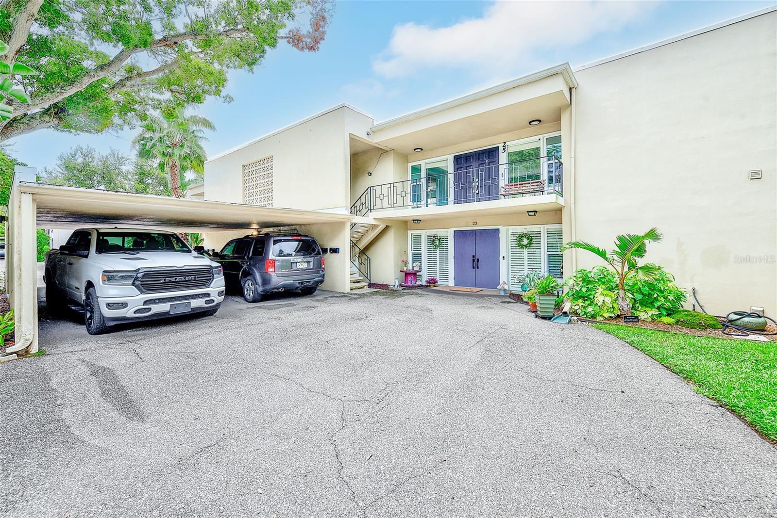 25 COUNTRY CLUB DR - Photo 1