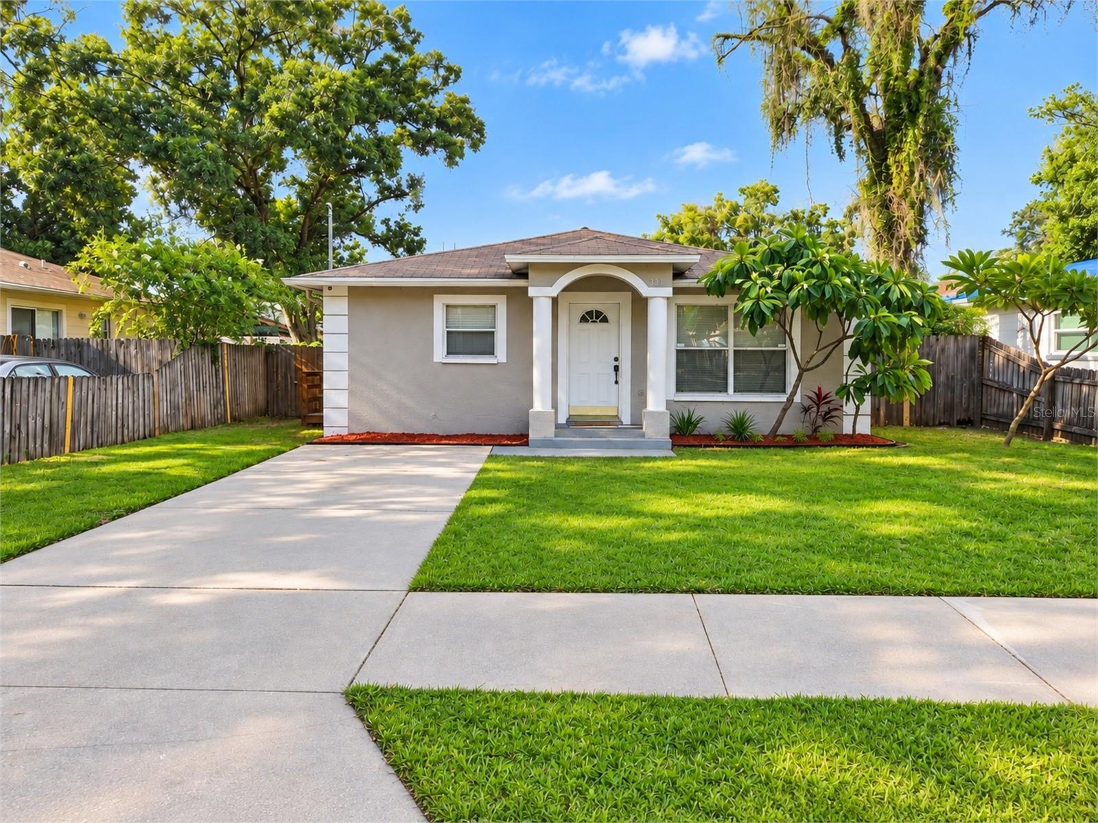3304 E MOHAWK AVE - Photo 1