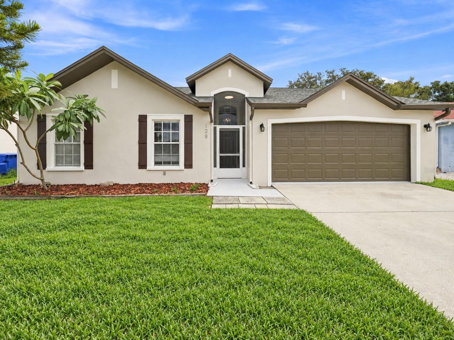 128 LOOKOUT DR - Photo 1