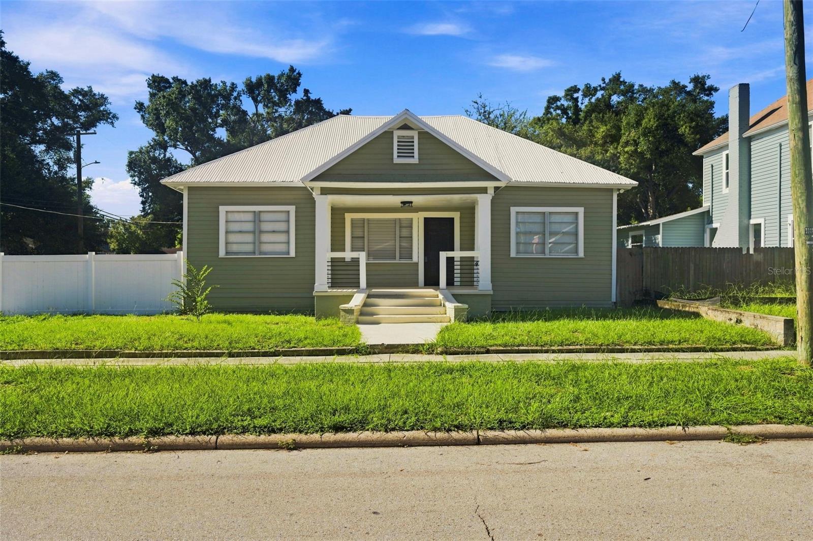 917 E 25TH AVE - Photo 1