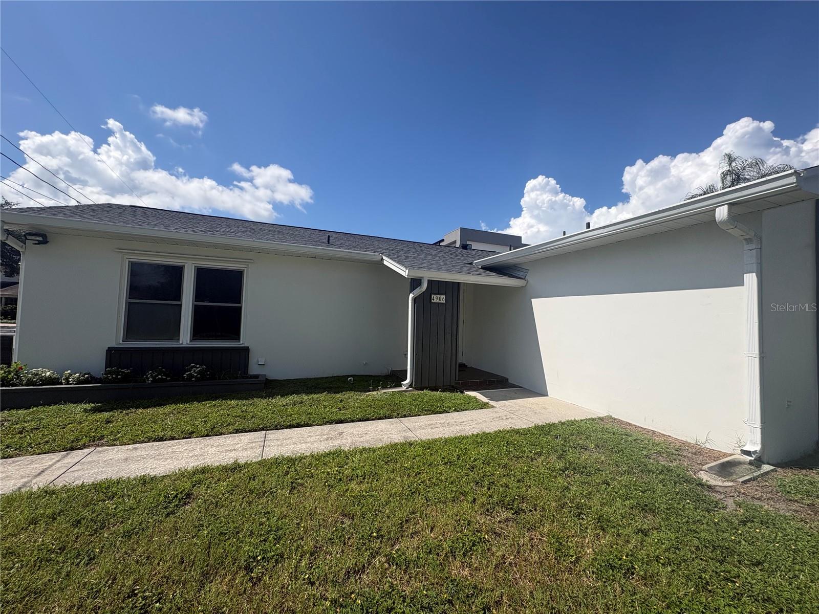 4906 W SAN RAFAEL ST - Photo 1