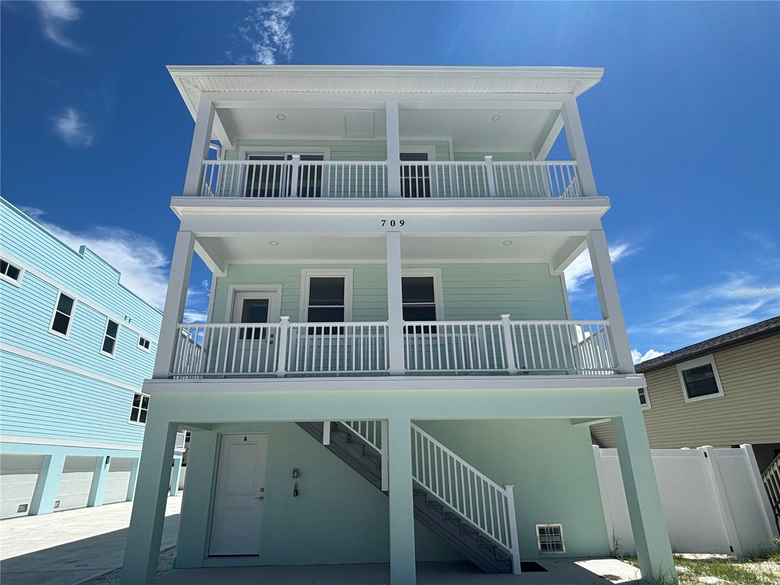 709 GULF BLVD - Photo 1