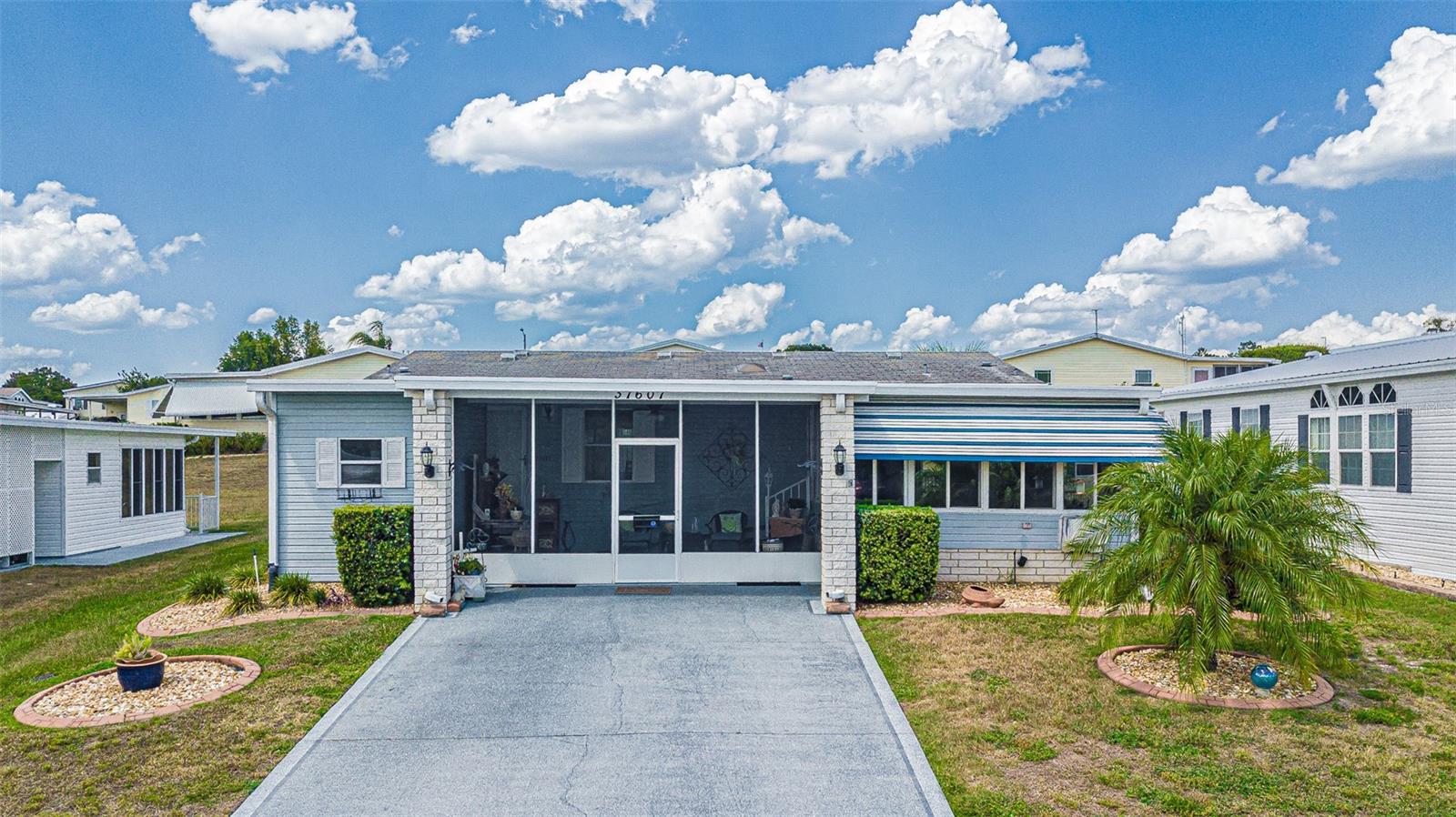 37607 NEUKOM AVE - Photo 1