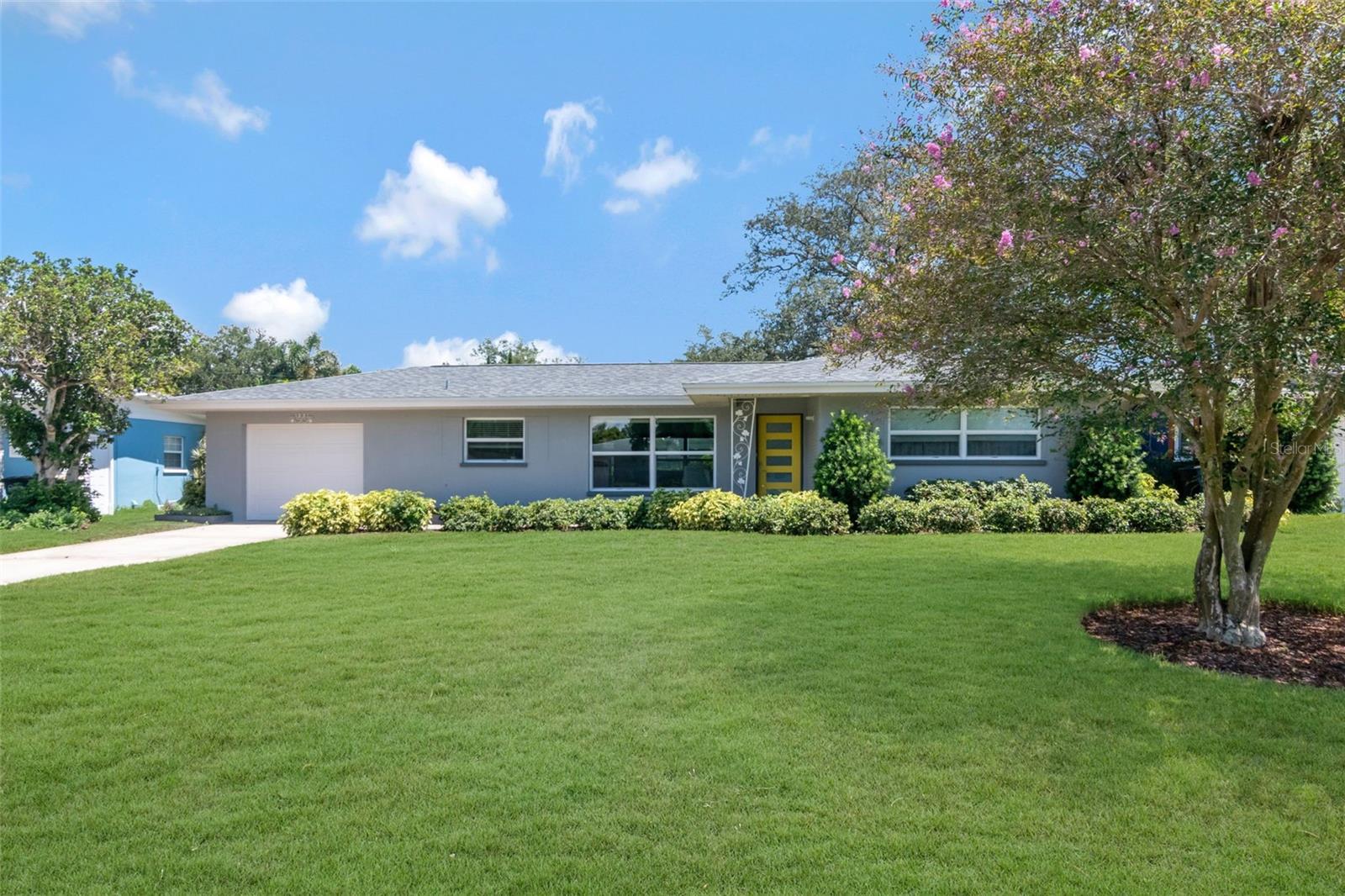 1851 LOMBARDY DR - Photo 1