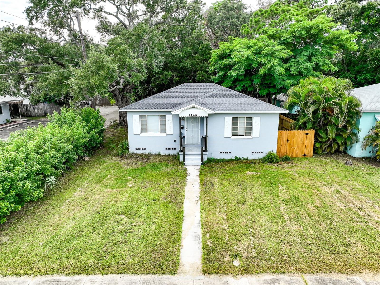 1745 FREEMAN ST S - Photo 1
