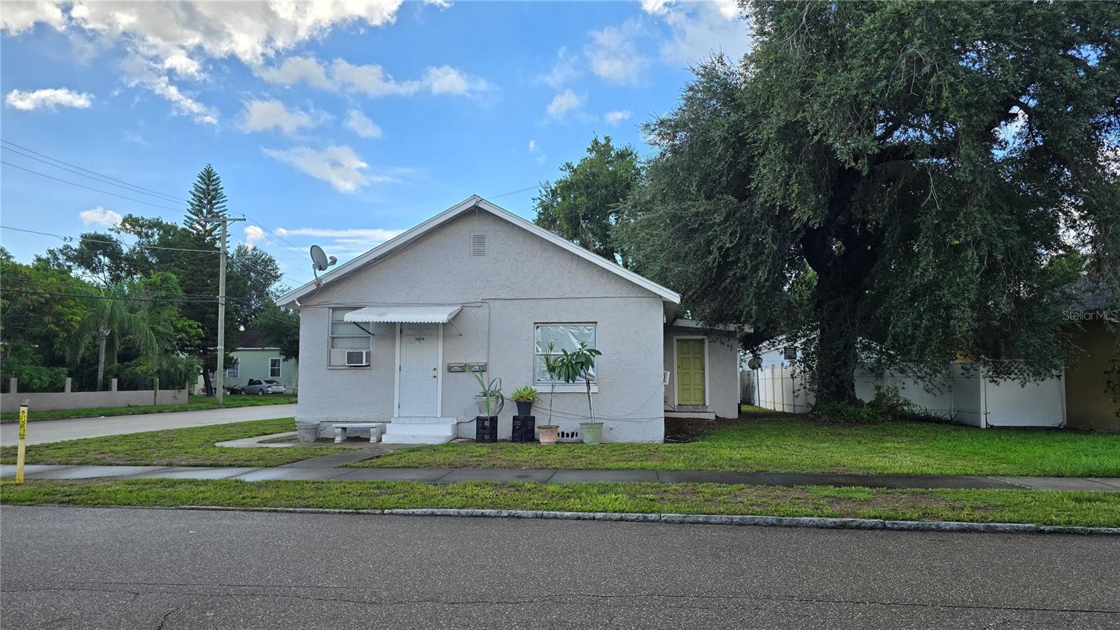 2423 DURHAM ST - Photo 1